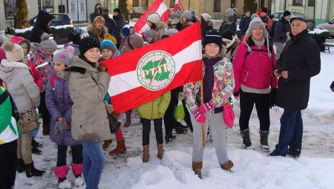 Puchowy śniegu tren. Zapraszamy na zimowy rajd 