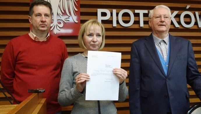 Opozycja się wypisuje 