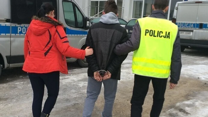 Kurier okradał firmę, w której pracował 