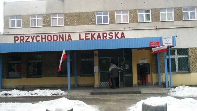 Kilkuset mieszkańców Piotrkowa protestuje. Nie chcą, by zabrano im przychodnię 