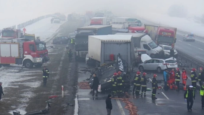 Policja szuka świadków karamboli na A1