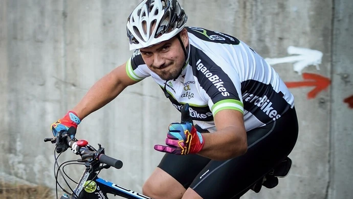 Pedałowanie bez słuchawek?