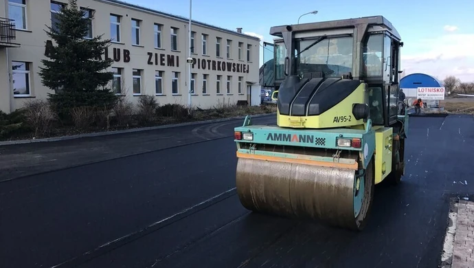 Na lotnisku trwają przygotowania do wizyty prezydentów