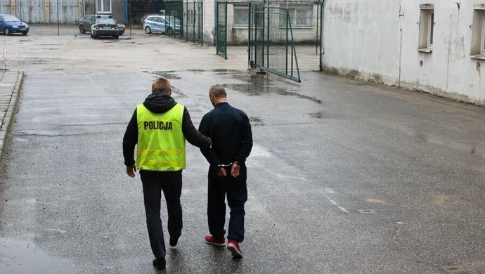 Wyładował emocje na cudzym samochodzie 