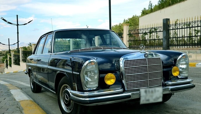 Co dają żółte tablice rejestracyjne?