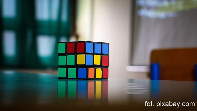 Turniej w układaniu kostki Rubika w Piotrkowie