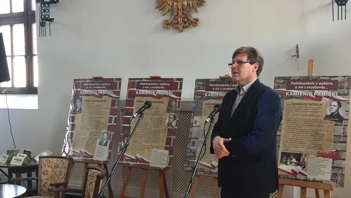 "Kamienie Pamięci" w piotrkowskiej bibliotece