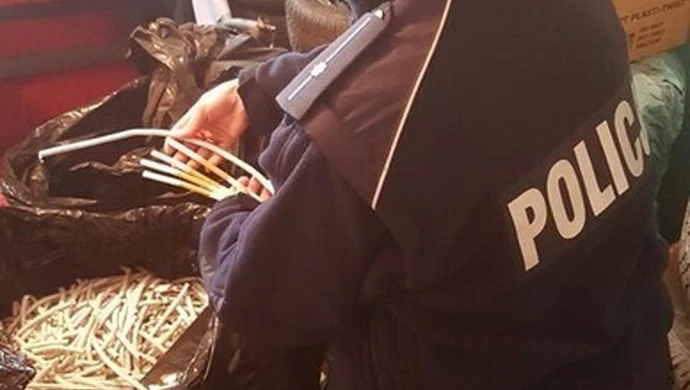 Policja zabezpieczyła kontrabandę i amfetaminę 