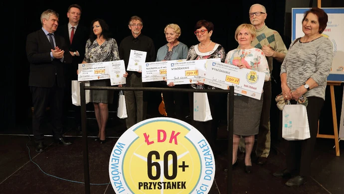 Kilkaset osób wystąpiło podczas finału III &#8222;Przystanku 60+&#8221; Łódzkiego Domu Kultury