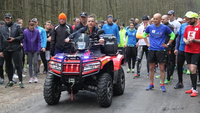 Strażackie 9.98 km. Jechali i biegli w szczytnym celu