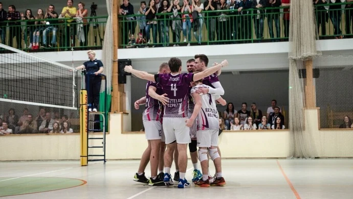 LUMKS Kasztelan Rozprza coraz bliżej II ligi