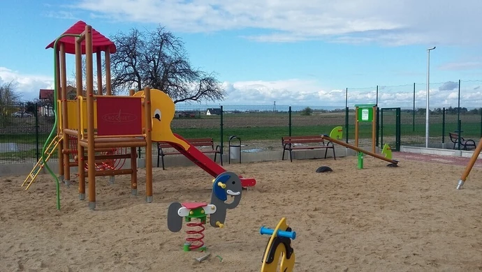 Coś dla dzieci, coś dla dorosłych – kompleks w Glinie już otwarty 