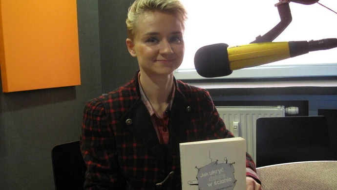 "Jak ukryć dziurę w ścianie", czyli książka-eksperyment piotrkowianki