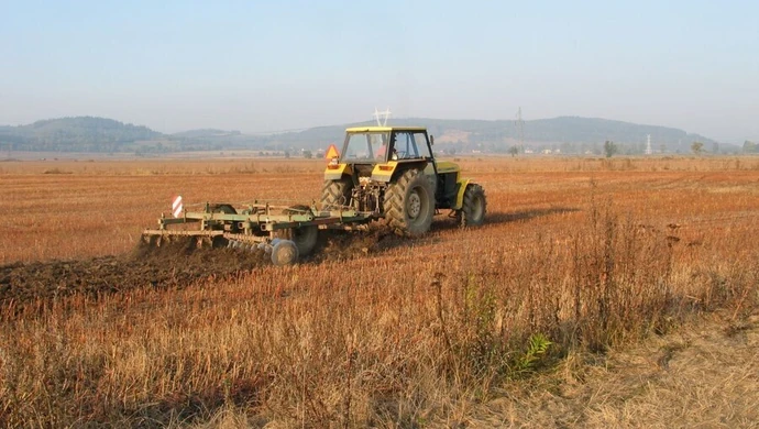 Policjanci apelują o szczególną ostrożność przy pracach polowych