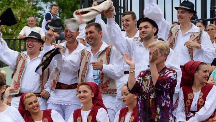 Sobota samorządowa, niedziela międzynarodowa