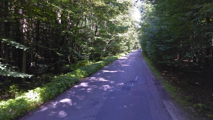 Mieszkańcy narzekają na fatalny stan drogi Piotrków-Golesze