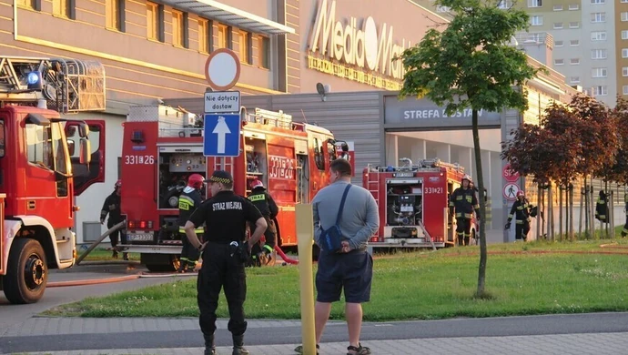 Pożar w Focusie. Klienci ewakuowani