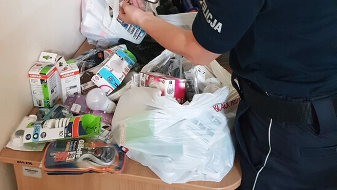 Chciał dorobić do emerytury, więc okradał sklepy budowlane