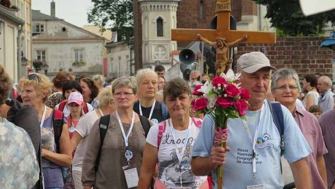 "Jesteśmy żywą koroną Maryi". Piotrkowska pielgrzymka ruszyła