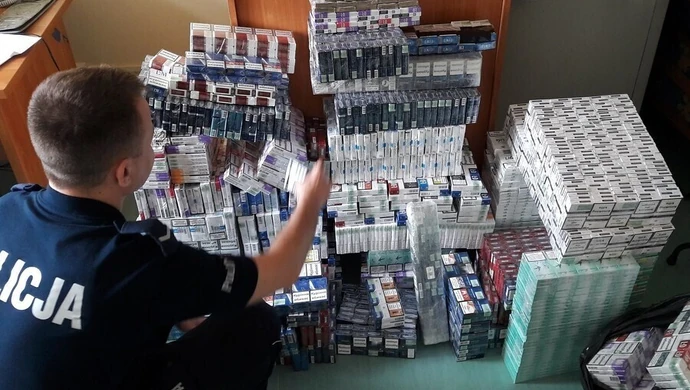 Przewoził 4 tys. paczek papierosów bez akcyzy 