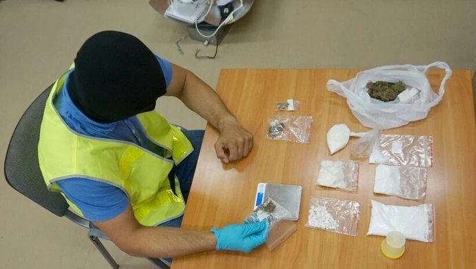 Marihuana, amfetamina i mefedron w mieszkaniu w centrum miasta 