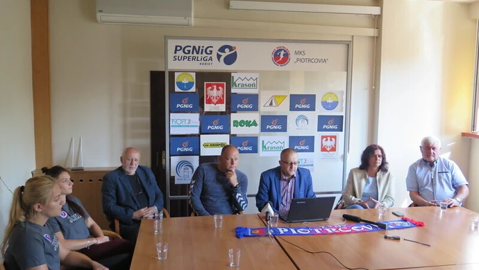 Piotrcovia: niewiadomych coraz mniej