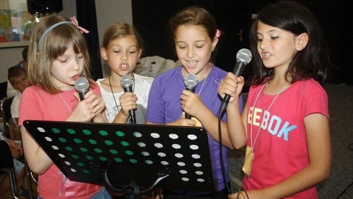 Artystyczne wakacje z piotrkowskim MOK-iem