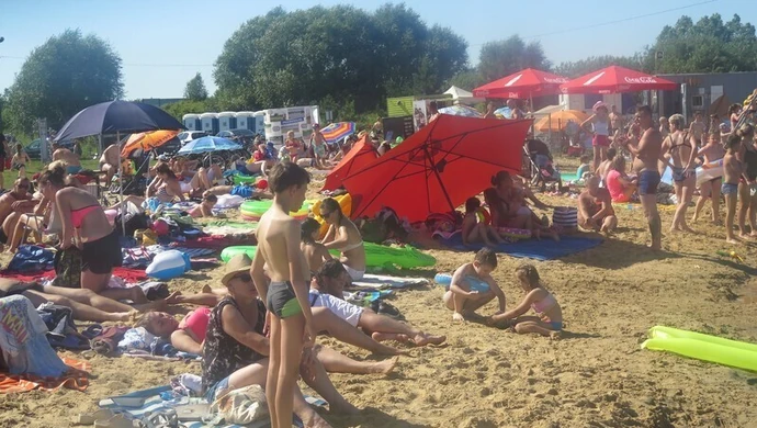 Tłumy na piotrkowskim kąpielisku "Słoneczko"
