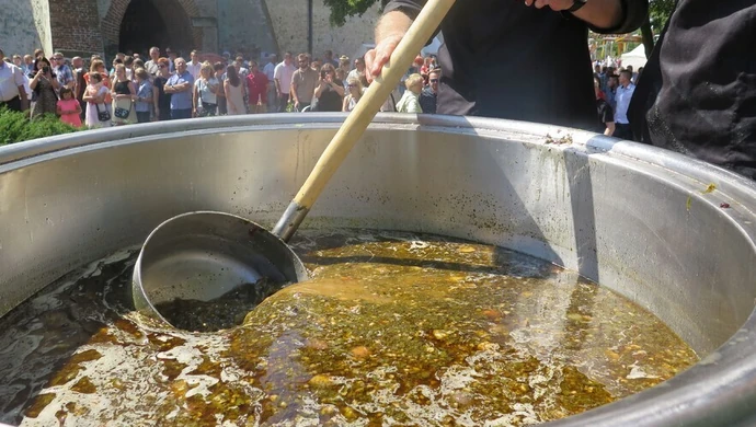 Rekordowa zupa gulaszowa z dziczyzny ugotowana i ... zjedzona