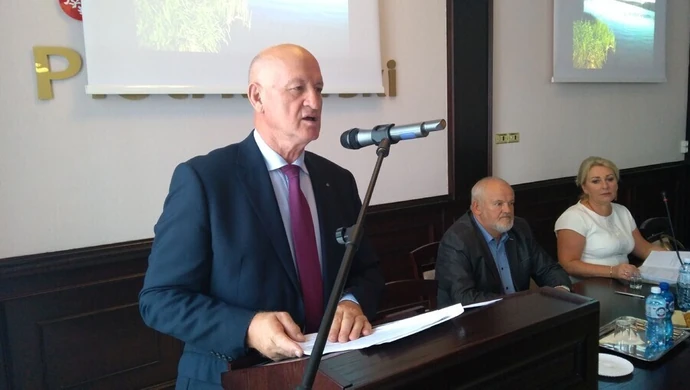 &#8222;Opór materii medycznej jest duży&#8221; . Rada Powiatu Piotrkowskiego o szpitalu na Roosevelta