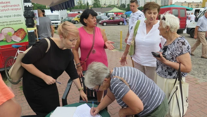 "Ratujmy kobiety". Zbiórka podpisów w Piotrkowie