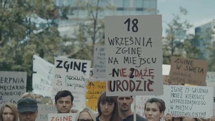 "Kierujesz życiem". Mocna kampania skierowana do młodych kierowców