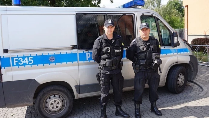 W ostatniej chwili uratowali desperatkę 