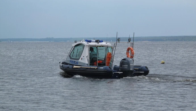 Wywrócona żaglówka na Zalewie Sulejowskim