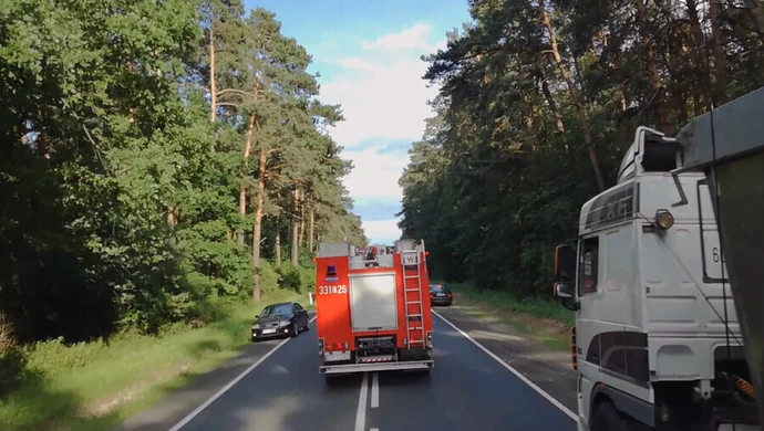 Słyszysz syreny, zjeżdżaj z drogi! [VIDEO]