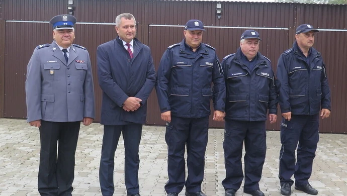 Nowe garaże dla policjantów z Grabicy