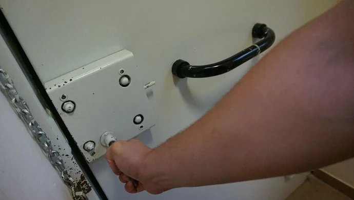 55-latka wypadła z III piętra 