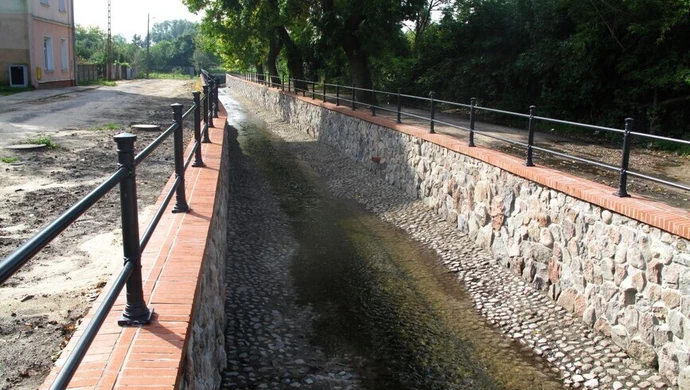 Piotrkowska rzeczka ma już nowe koryto 
