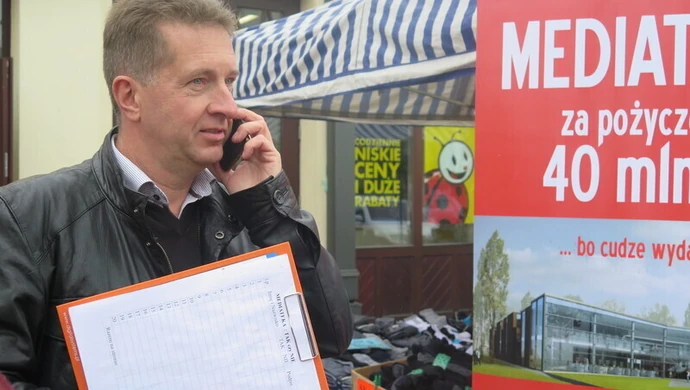Radny pyta mieszkańców o mediatekę