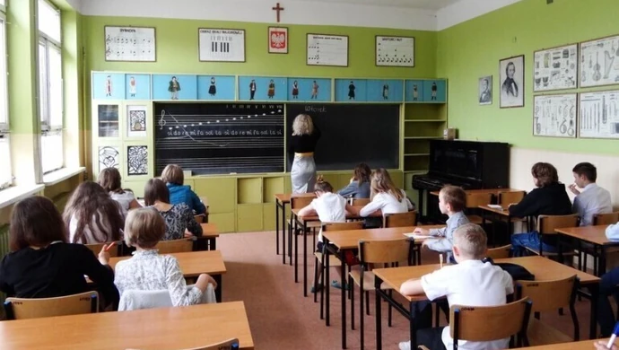 Ilu jest "wędrujących" nauczycieli w Piotrkowie?