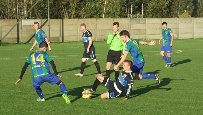 Polonia grała przy pustych trybunach, Concordia zeszła z boiska wcześniej - czyli piłkarskie podsumowanie weekendu