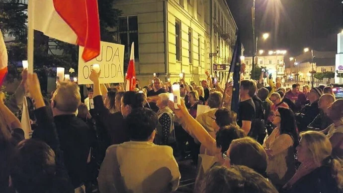 Do Piotrkowa wraca „Łańcuch światła” 