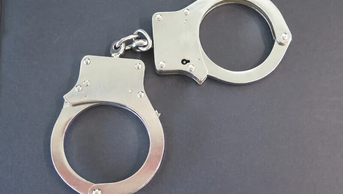 Ukradli wkłady do zniczy, wiązanki i kwiaty