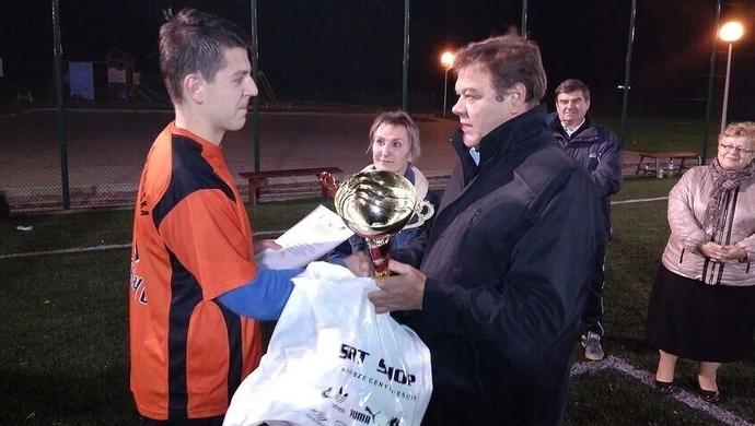 Nocą walczyli o puchar