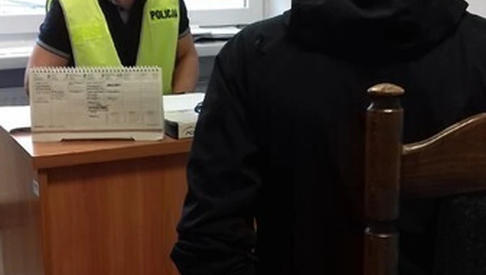 Ukradł dwie nawigacje z busa