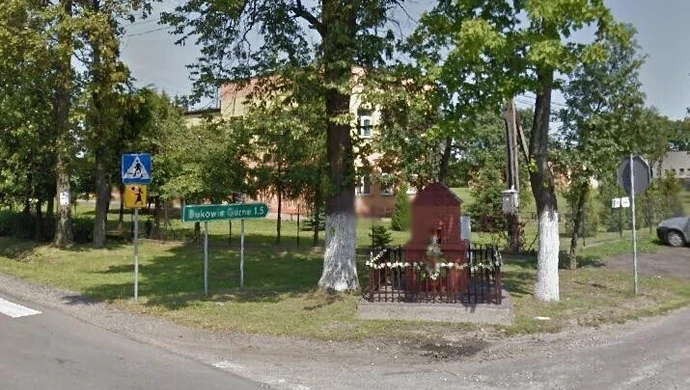 Pijany kierowca wjechał w kapliczkę