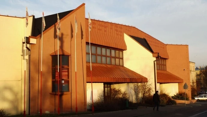 Co z Relaksem? Hala czeka na przebudowę 