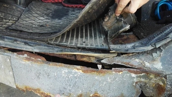 Kabinę zżerała rdza