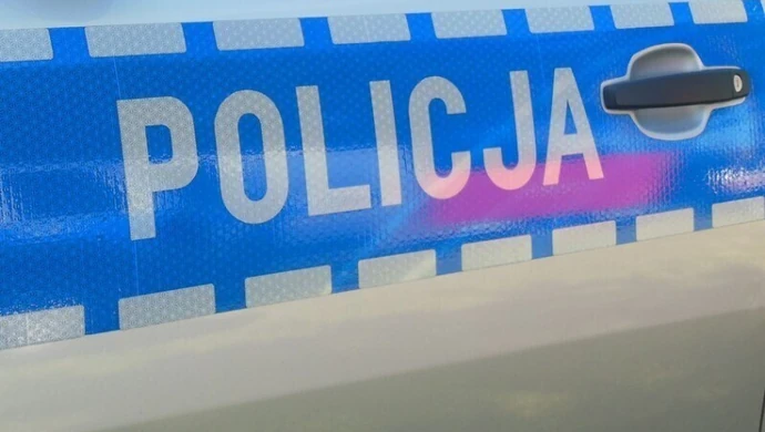 Agresywny mąż powstrzymany przez policjantów