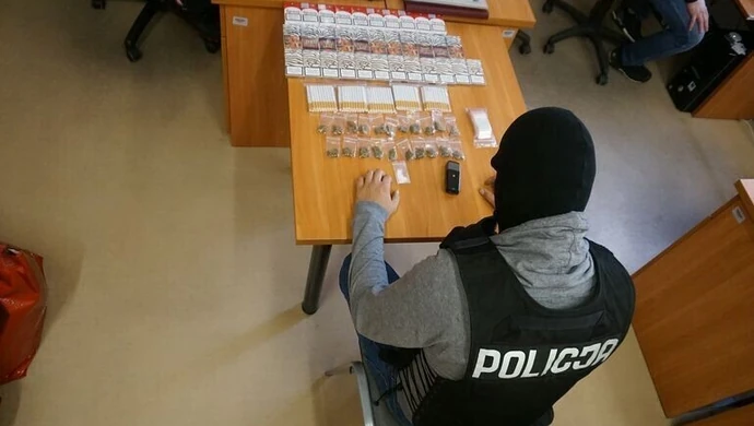 65-latek odpowie za narkotyki